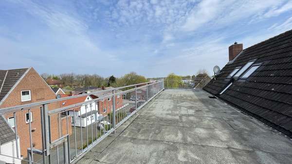 Dachterrasse - Dachgeschosswohnung in 25938 Wyk mit 82m² kaufen