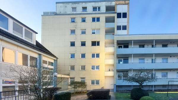 Hinteransicht - Etagenwohnung in 24837 Schleswig mit 61m² günstig kaufen