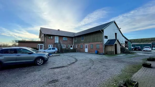 Landwirtschaftlicher Betrieb mit ca. 20 ha Grundstück/Ländereien in Harrislee