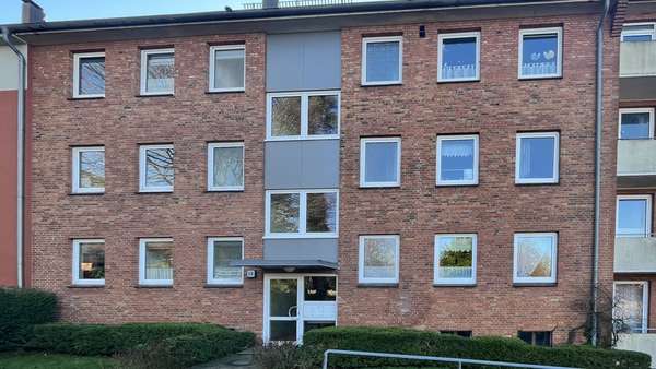 Straßenansicht - Etagenwohnung in 24944 Flensburg mit 65m² günstig kaufen