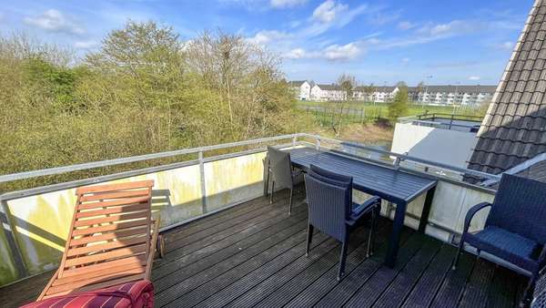 Balkon - Dachgeschosswohnung in 24943 Flensburg mit 78m² kaufen