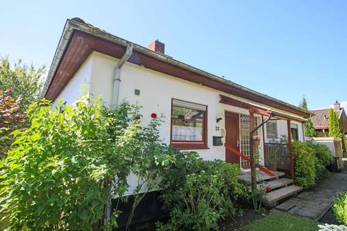 Straßenansicht - Einfamilienhaus in 24837 Schleswig mit 90m² kaufen