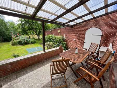 Überdachte Terrasse - Einfamilienhaus in 25876 Schwabstedt mit 190m² kaufen