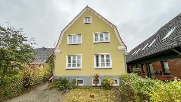 Straßenansicht2 - Einfamilienhaus in 24943 Flensburg mit 152m² kaufen