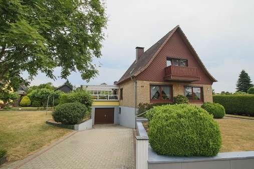 Straßenansicht - Einfamilienhaus in 24879 Idstedt mit 130m² kaufen
