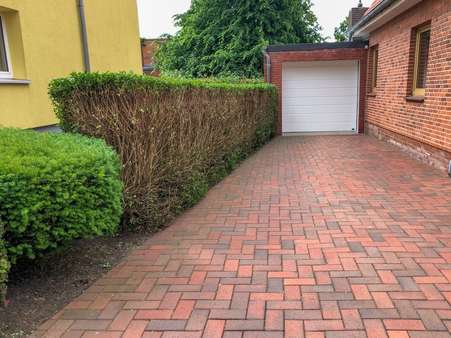 Auffahrt zur Garage - Einfamilienhaus in 25832 Tönning mit 86m² kaufen