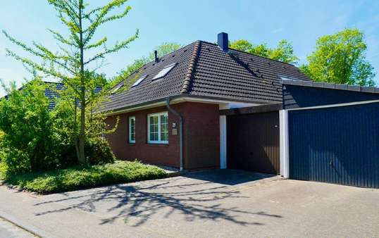 Seitliche Vorderansicht - Einfamilienhaus in 24376 Kappeln mit 174m² kaufen