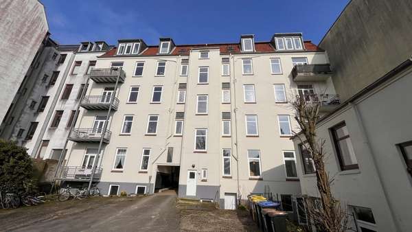 Hofansicht - Mehrfamilienhaus in 24937 Flensburg mit 1098m² kaufen
