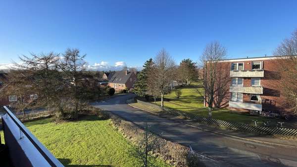 Blick vom Balkon - Etagenwohnung in 25938 Wyk mit 41m² kaufen