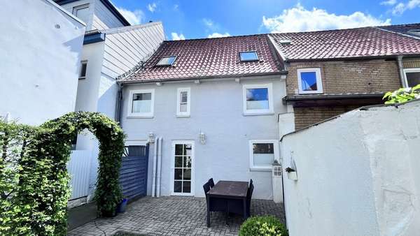 Vorderhaus - Mehrfamilienhaus in 24943 Flensburg mit 202m² kaufen