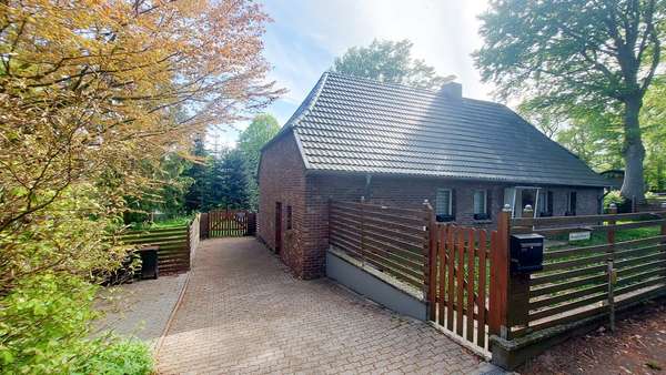 Straßenansicht - Einfamilienhaus in 24392 Norderbrarup mit 103m² kaufen