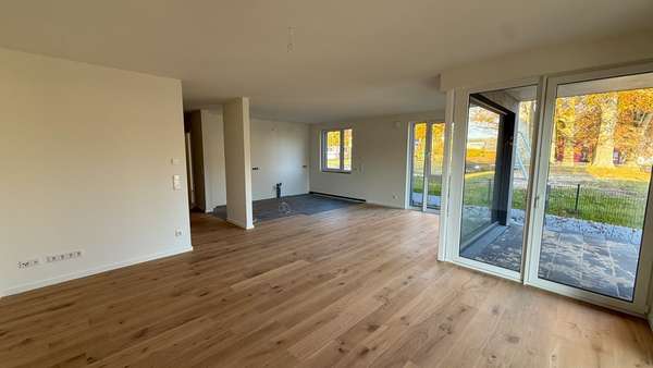Wohn- und Esszimmer - Erdgeschosswohnung in 24960 Glücksburg mit 83m² kaufen