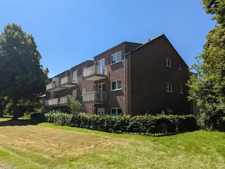 Moderne und ebenerdige 2-Zimmer Erdgeschosswohnung mit großzügiger Wohnküche und eigener Terrasse 