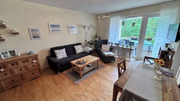 Wohnzimmer - Etagenwohnung in 24937 Flensburg mit 51m² kaufen