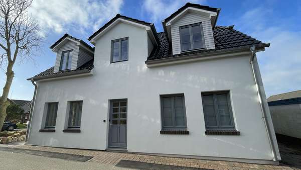 Wohnhaus in Oldsum - Einfamilienhaus in 25938 Oldsum mit 170m² kaufen