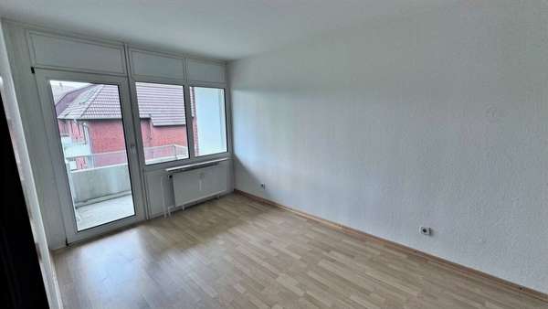 Schlafzimmer mit Zugang zum Ost-Balkon - Etagenwohnung in 24937 Flensburg mit 77m² kaufen