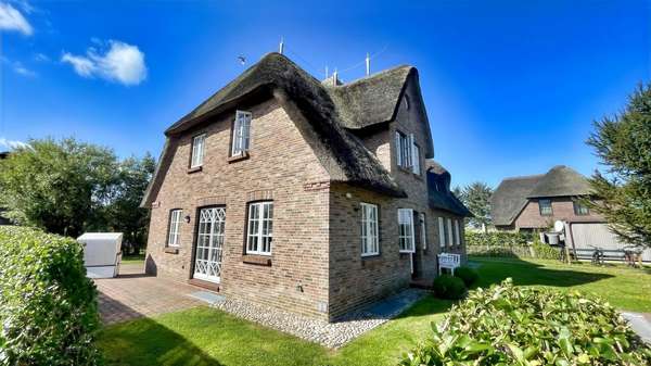 Ferienhaus Ost - Zweifamilienhaus in 25938 Utersum mit 243m² kaufen