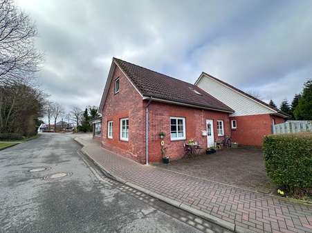 Straßenansicht Wohnung II - Mehrfamilienhaus in 25923 Süderlügum mit 325m² kaufen