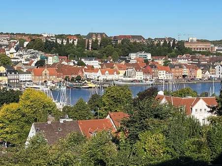 Blick über Flensburg - Zweifamilienhaus in 24937 Flensburg mit 177m² kaufen