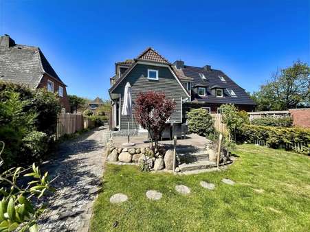 Hausansicht - Doppelhaushälfte in 25980 Sylt mit 135m² kaufen