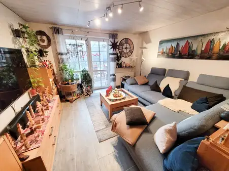 Einfamilienhaus in Schleswig - Ebenerdig bewohnbar mit Wintergarten 
und Photovoltaikanlage