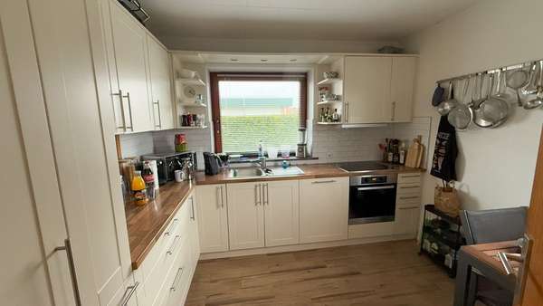Küche mit Einbauküche - Einfamilienhaus in 24955 Harrislee mit 100m² kaufen
