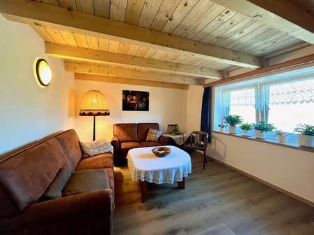 Wohnzimmer - Einfamilienhaus in 25782 Welmbüttel mit 144m² kaufen