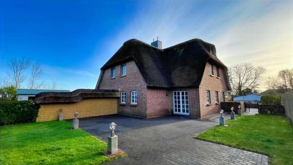 Haus West - Garten - Doppelhaushälfte in 25938 Oevenum mit 93m² kaufen