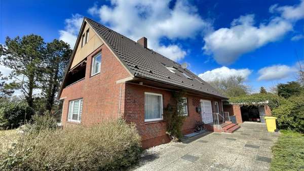 Hausansicht - Zweifamilienhaus in 25938 Wyk mit 240m² kaufen