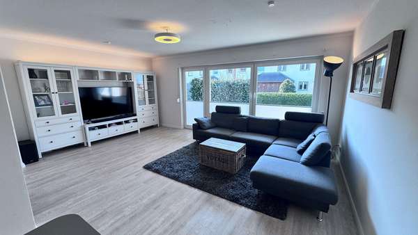 Wohnzimmer - Reihenendhaus in 24943 Flensburg mit 103m² kaufen