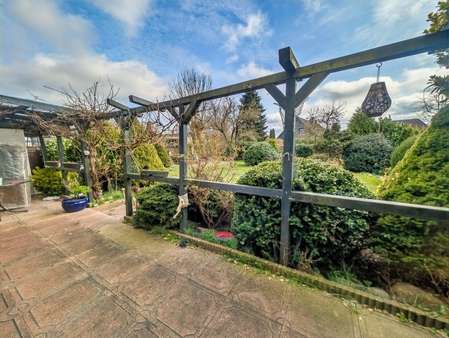 Blick in den Garten - Einfamilienhaus in 24879 Idstedt mit 113m² kaufen