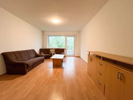 Wohnzimmer - Etagenwohnung in 25813 Husum mit 87m² kaufen