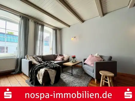 Geschmackvolles Zweifamilienhaus im Gardinger Ortskern mit PKW-Stellplätzen