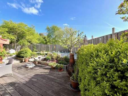 Garten mit Terrassen - Einfamilienhaus in 25832 Tönning mit 384m² kaufen