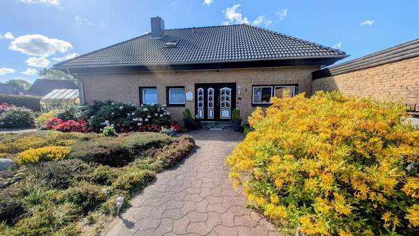 Frontansicht - Einfamilienhaus in 24837 Schleswig mit 141m² kaufen