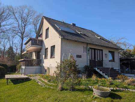 Straßenansicht - Zweifamilienhaus in 24404 Maasholm mit 140m² kaufen