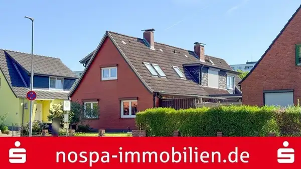 Schenken Sie dieser Immobilie eine Zukunft! Voll unterkellertes Einfamilienhaus mit Doppelgarage