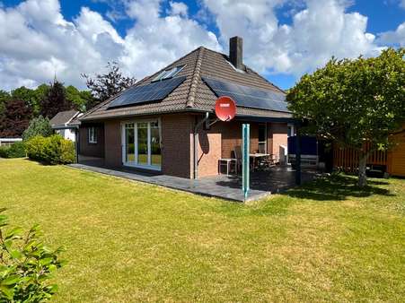 Seitenansicht Seitenansicht - Bungalow in 25821 Breklum mit 126m² kaufen