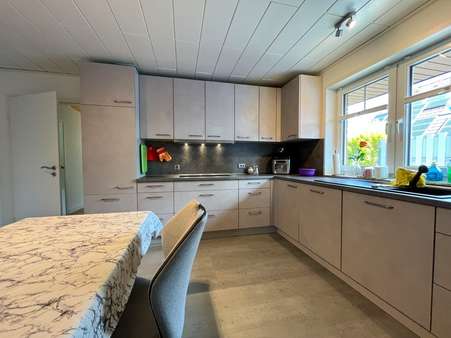 Küche mit Einbauküche Küche mit Einbauküche - Bungalow in 25821 Breklum mit 126m² kaufen