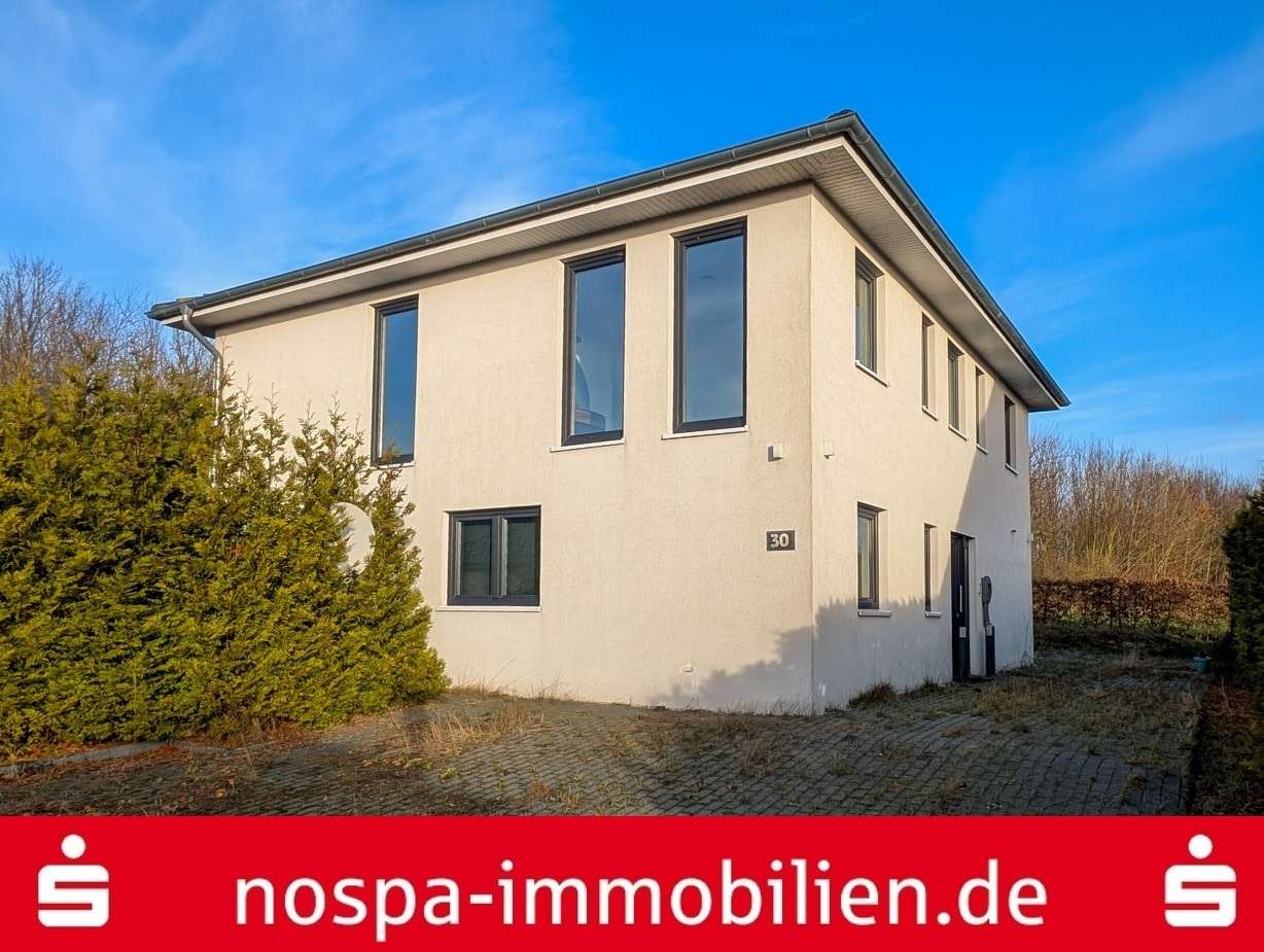 Außenansicht - Zwangsversteigerung Einfamilienhaus in 24837 Schleswig mit 190m² kaufen