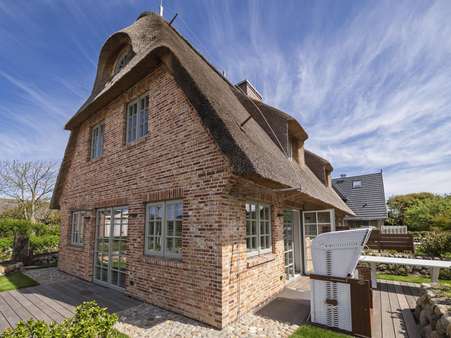 Hausansicht - Doppelhaushälfte in 25980 Sylt mit 142m² kaufen
