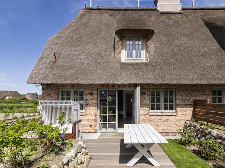 Hausansicht - Doppelhaushälfte in 25980 Sylt mit 142m² kaufen