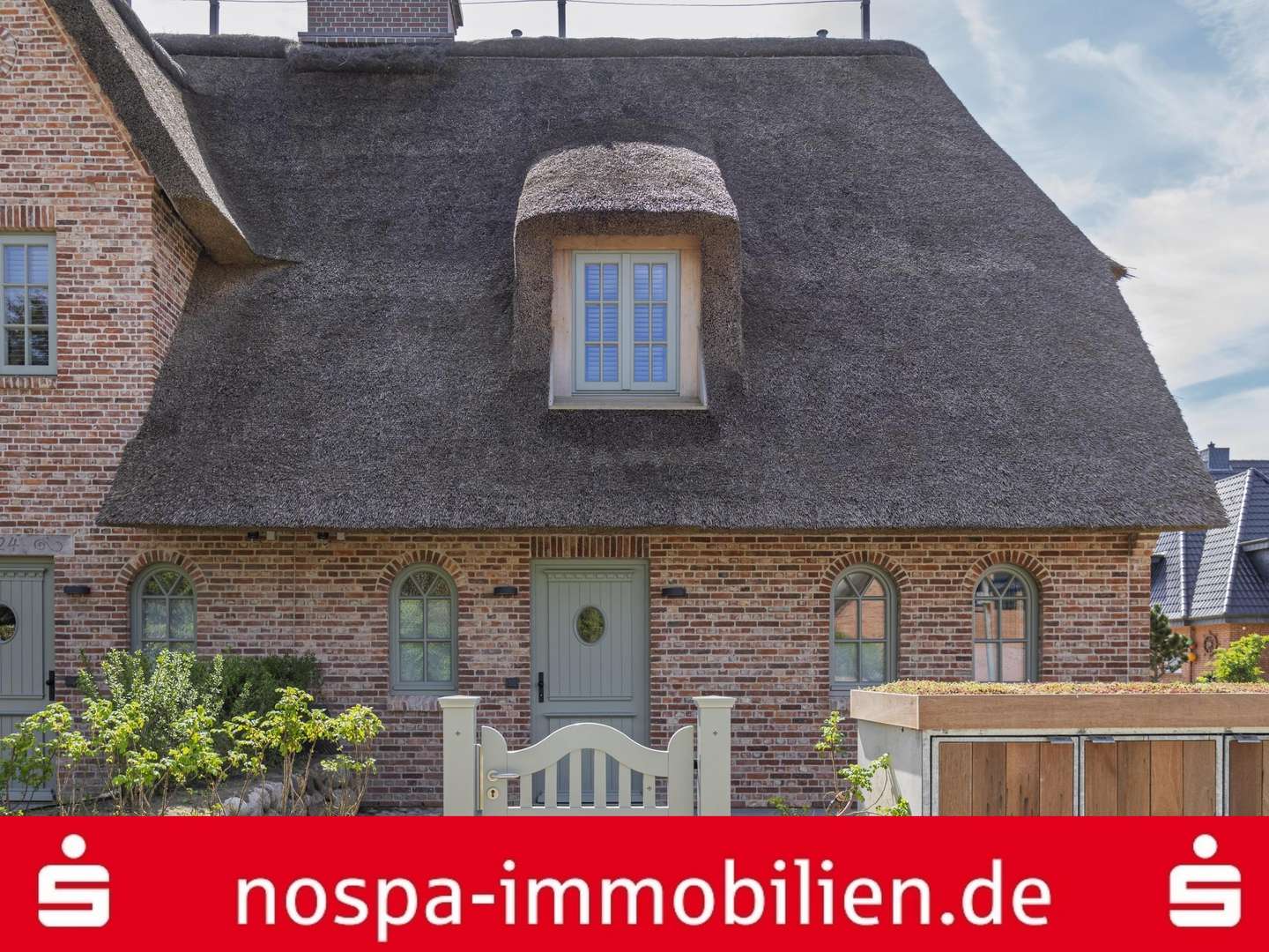 Hausansicht - Doppelhaushälfte in 25980 Sylt mit 142m² kaufen