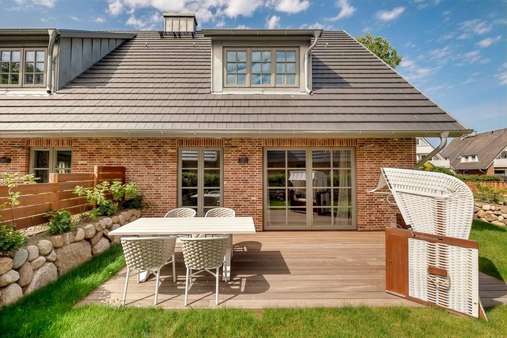 Hausansicht Hausansicht - Doppelhaushälfte in 25980 Sylt mit 190m² kaufen