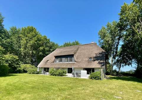 Außen Terrassenansicht - Zweifamilienhaus in 25836 Vollerwiek mit 389m² kaufen