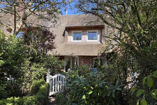 Westansicht - Reihenmittelhaus in 25980 Sylt mit 85m² kaufen