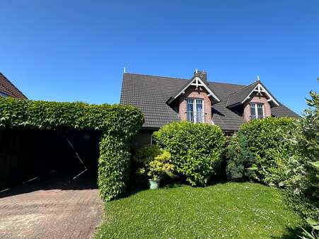 Vorderansicht Haus - Doppelhaushälfte in 25899 Niebüll mit 115m² kaufen