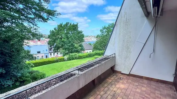 Hafenblick inklusive! 2-Zimmer-Eigentumswohnung im 1. Obergeschoss mit Tiefgaragenstellplatz