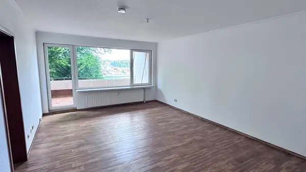 Hafenblick inklusive! 2-Zimmer-Eigentumswohnung im 1. Obergeschoss mit Tiefgaragenstellplatz