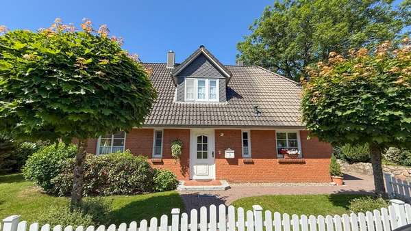 Straßenansicht - Einfamilienhaus in 24980 Meyn mit 136m² kaufen